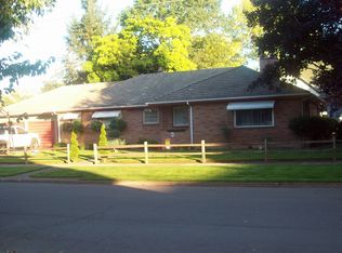 812 N 2nd St, Woodburn, OR 97071