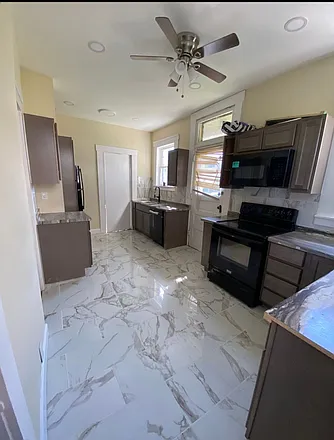 1867 Clarion Ave — Photo 5