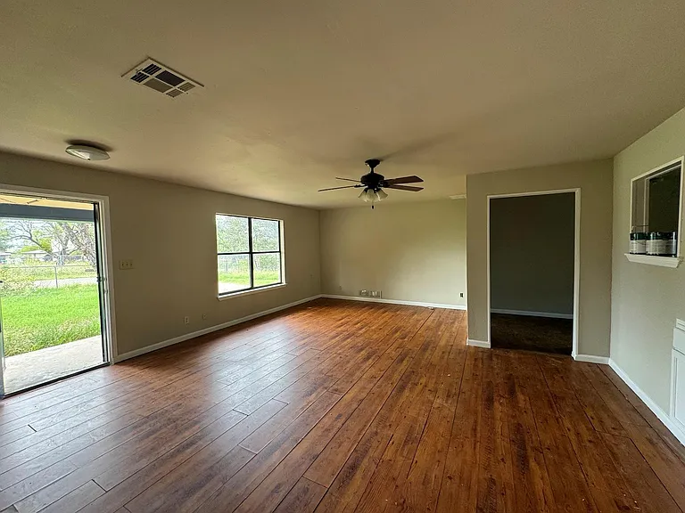 851 Aspen Ln — Photo 11