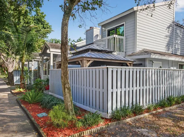 2047 Winners Circle #2047, North Lauderdale, FL 33068