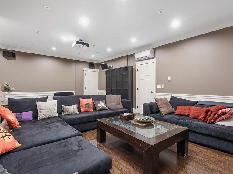 Building's Lounge