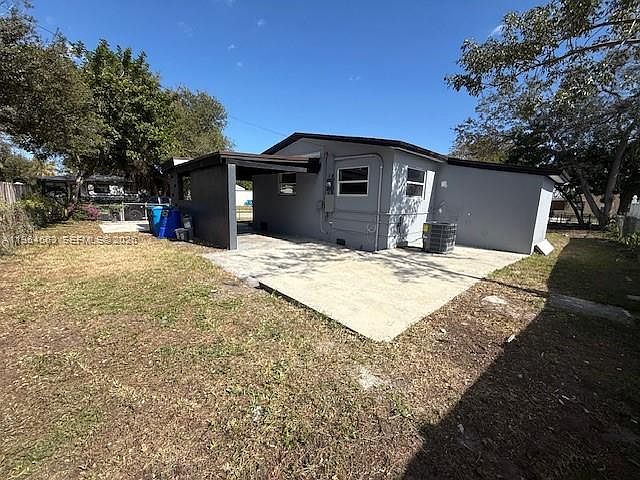 1st image of 4600 SW 33rd Dr