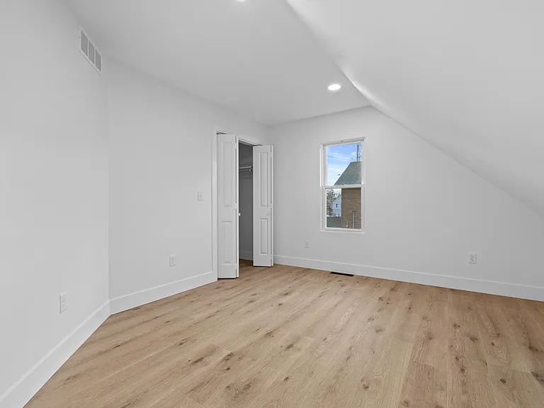 4401 8th Ave — Photo 23