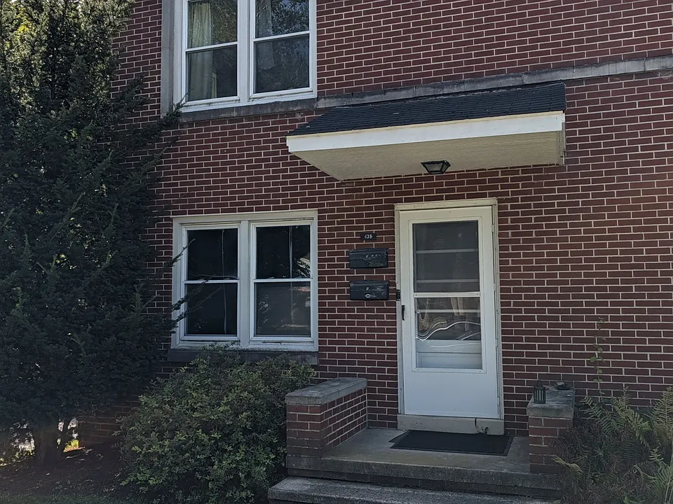 138 Ohio Ave #2