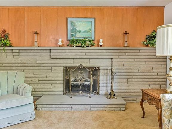 4th image of 1905 Shady Oak Dr