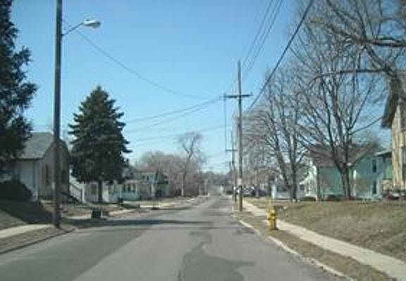 2nd image of 813 Eales Ave