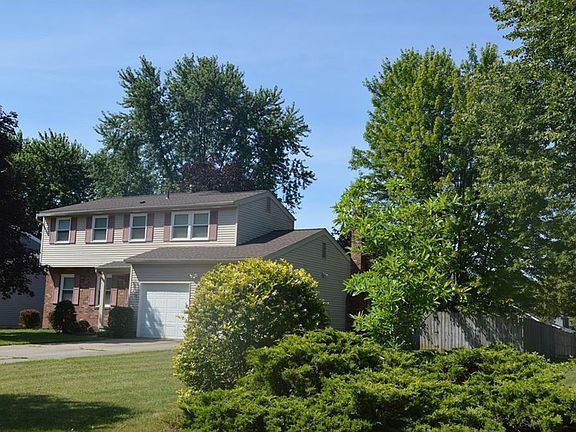 3rd image of 420 Honeysuckle Ln