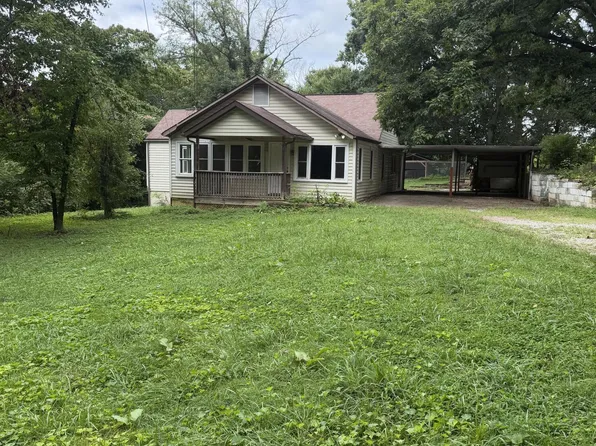 419 S Burchfield Ln, Maryville, TN 37803