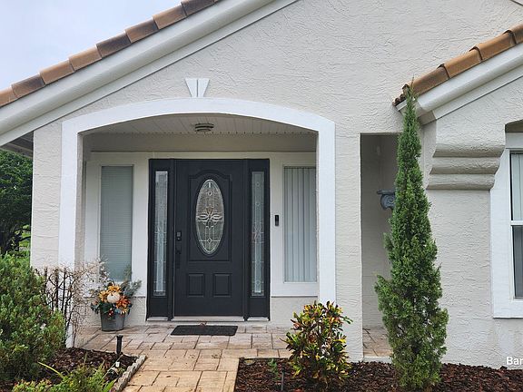 3rd image of 428 Harbour Town Ln