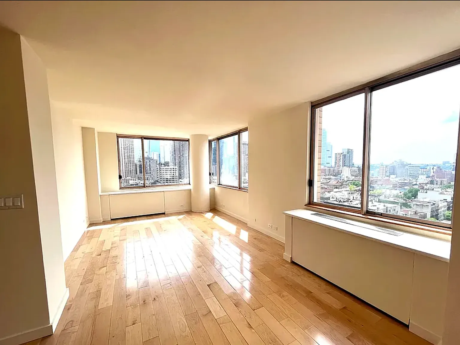 350 West 50th Street — Photo 2