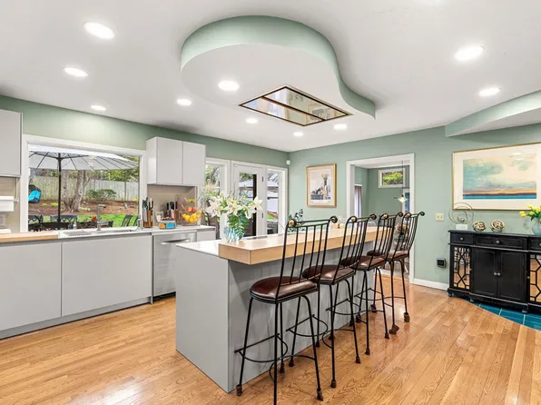 57 Greenfield Street, Manchester, NH 03104