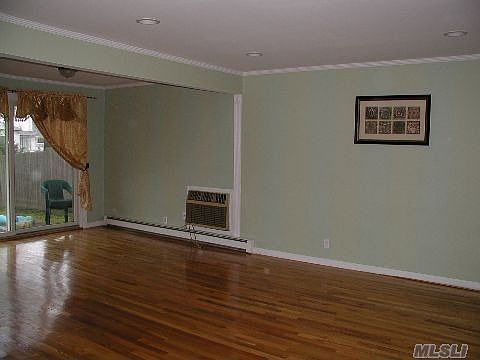 3rd image of 305 Thompson Ave