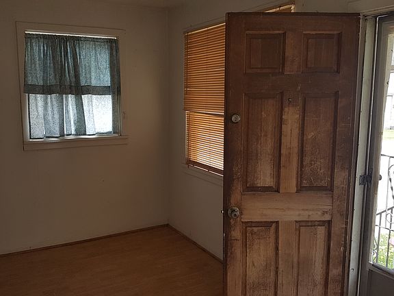 3rd image of 255 Hudson Ave