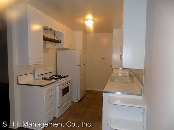 2nd image of 1037 2nd St APT 6