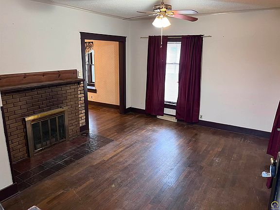 4th image of 2818 SE Kentucky Ave
