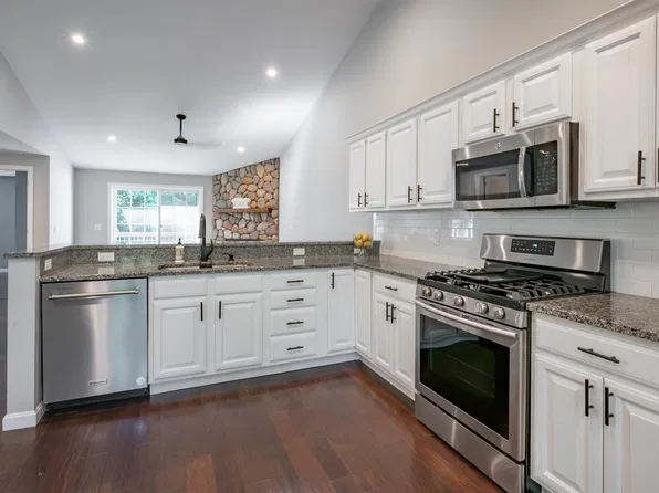 32 Forrest Street, Hampstead, NH 03826