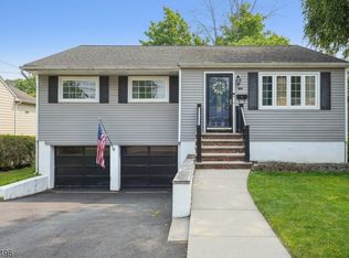 17 Midwood Ave, Verona, NJ 07044