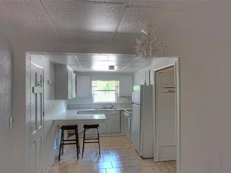 615 Shore Rd #4 — Photo 3
