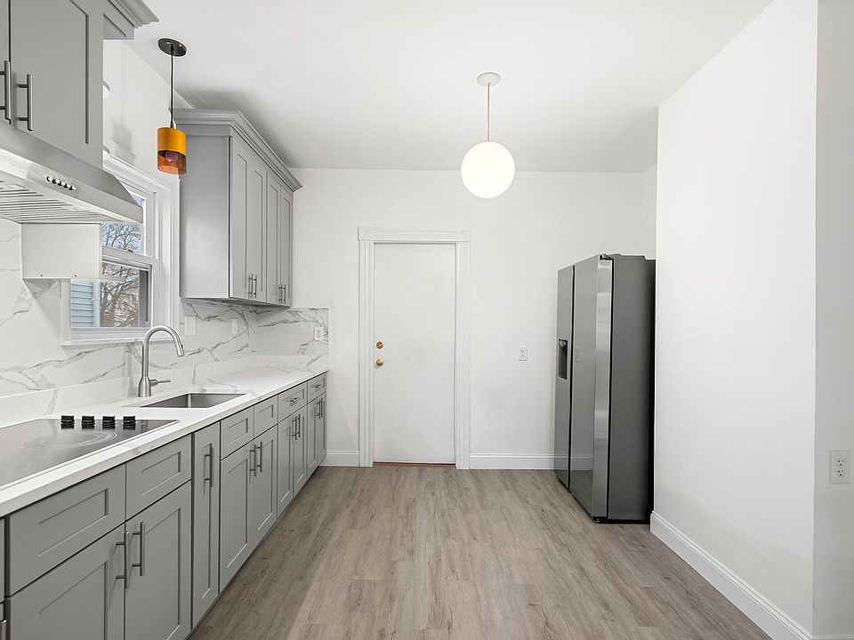1st image of 252 Safford St #254