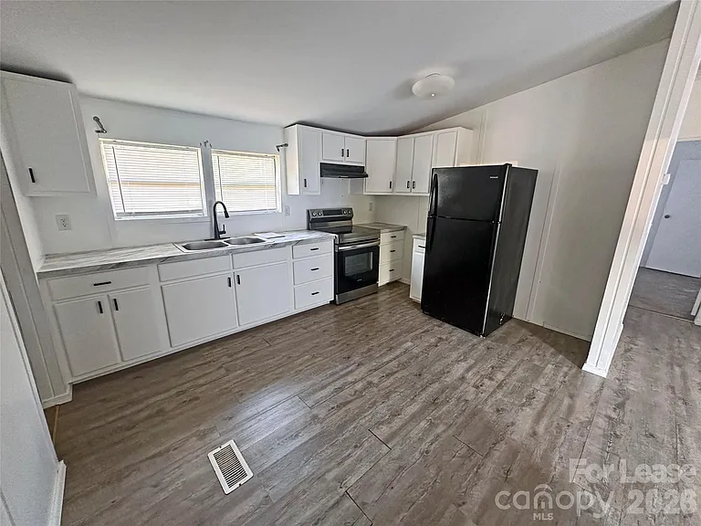 1844 Drew Dr — Photo 3