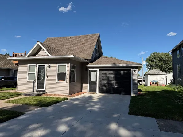 311 N 3rd St, Breda, IA 51436