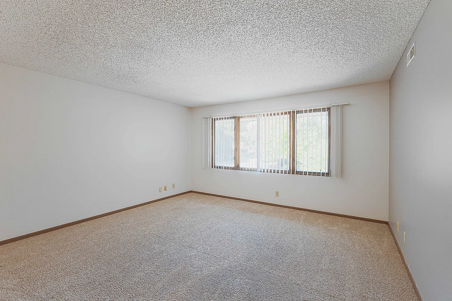 1 bed, 681 sqft, $799 — Photo 2
