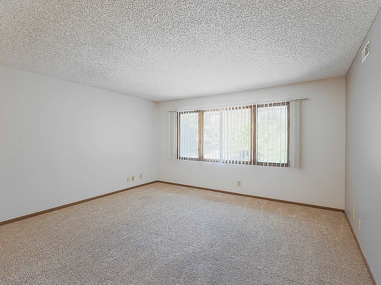 4615 Meredeth St #11 — Photo 2