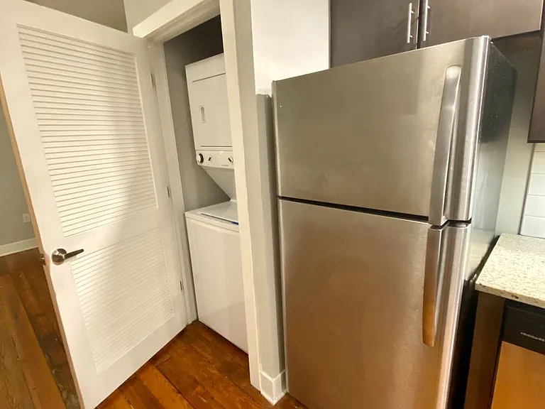 20 E Broad St — Photo 12