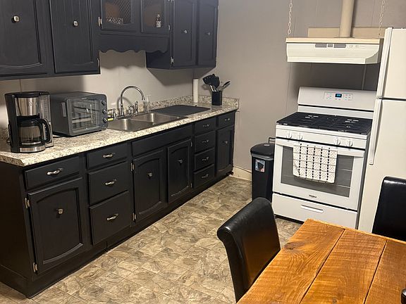 5th image of 7 Lake St #2