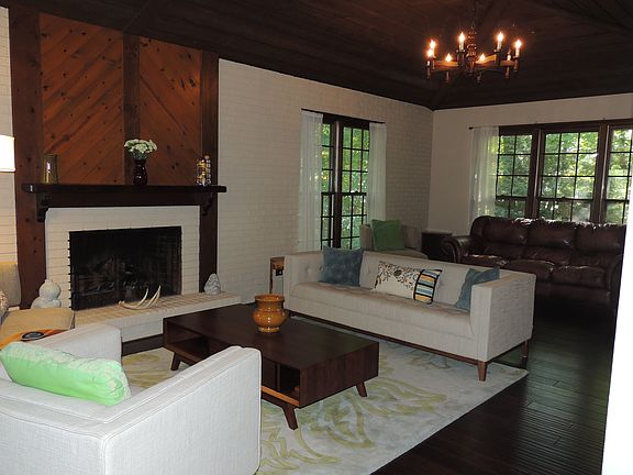 Living Room w/ Gas Fireplace