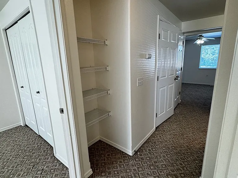 1212 W Columbia Ave — Photo 11