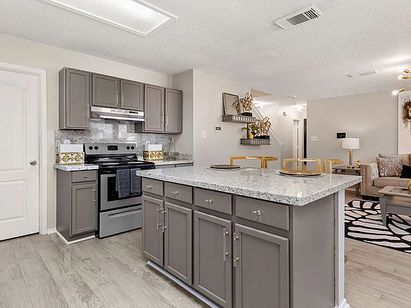 4th image of 1627 Pinetum Dr