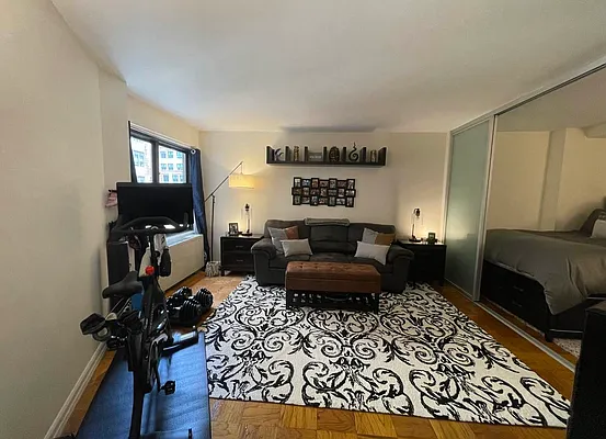 Rented by Olympia House Delaware LP | media 25