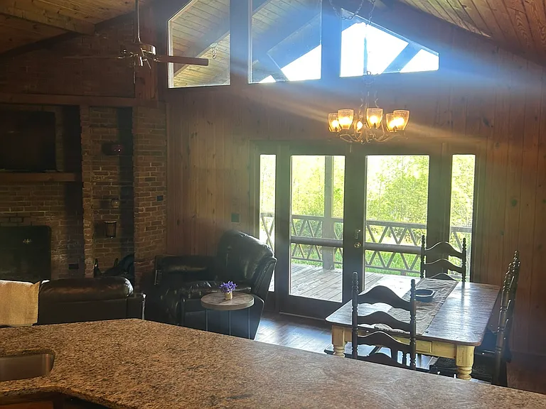 240 Rose Ln — Photo 22