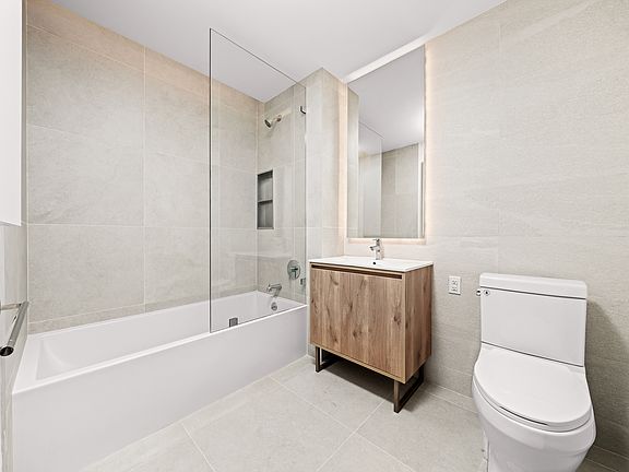 5th image of 255 Lorimer St #787