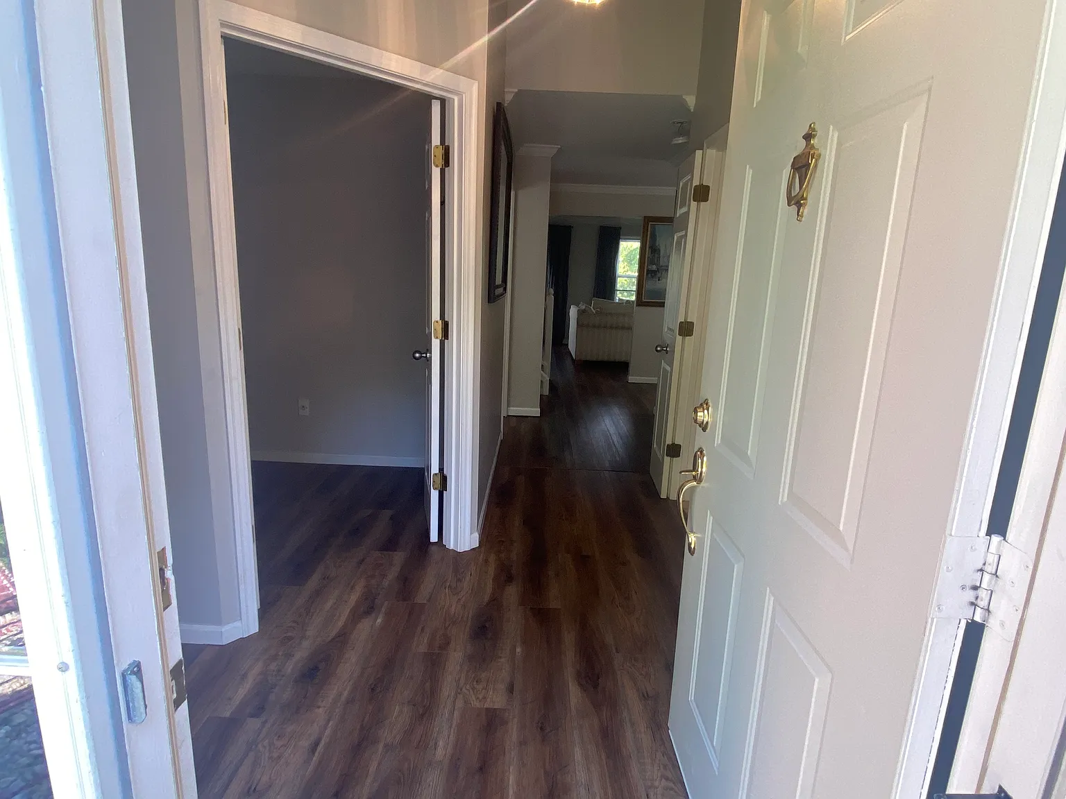 3 bed, 3.5 bath, 2100 sqft, $2,400 — Photo 3