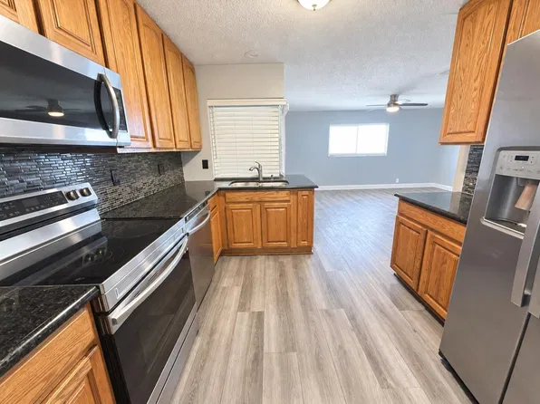 7975 NW 8th Ct, Margate, FL 33063