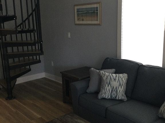 2nd image of 115 W Juniper Ave