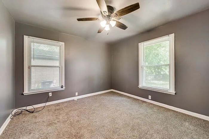 1014 W Belden St — Photo 11