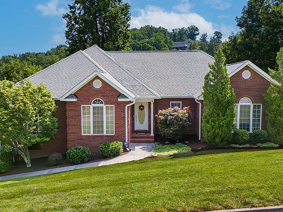 3rd image of 8126 Laurel Falls Ln