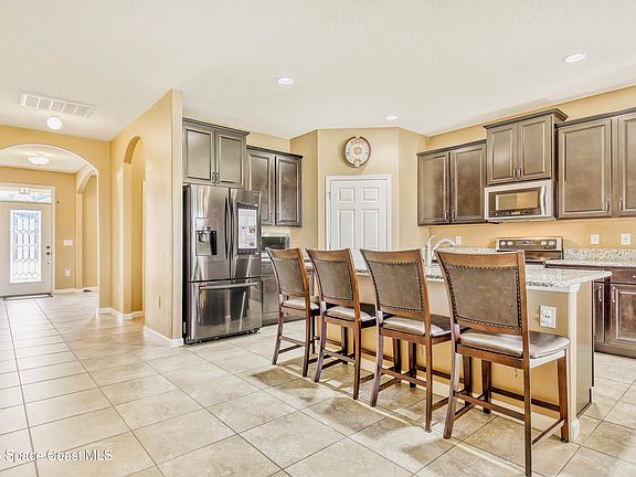 5th image of 1124 Musgrass Cir