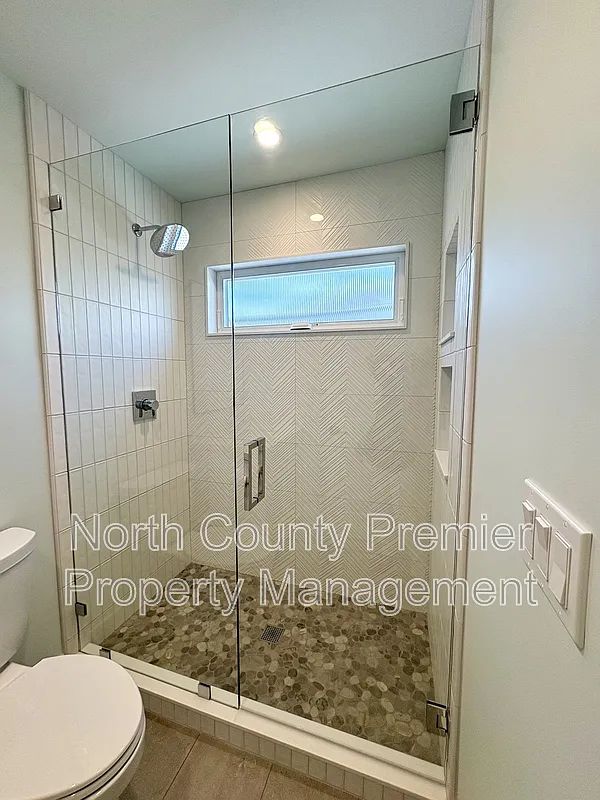 1 bed, 1.0 bath, $2,495 — Photo 3