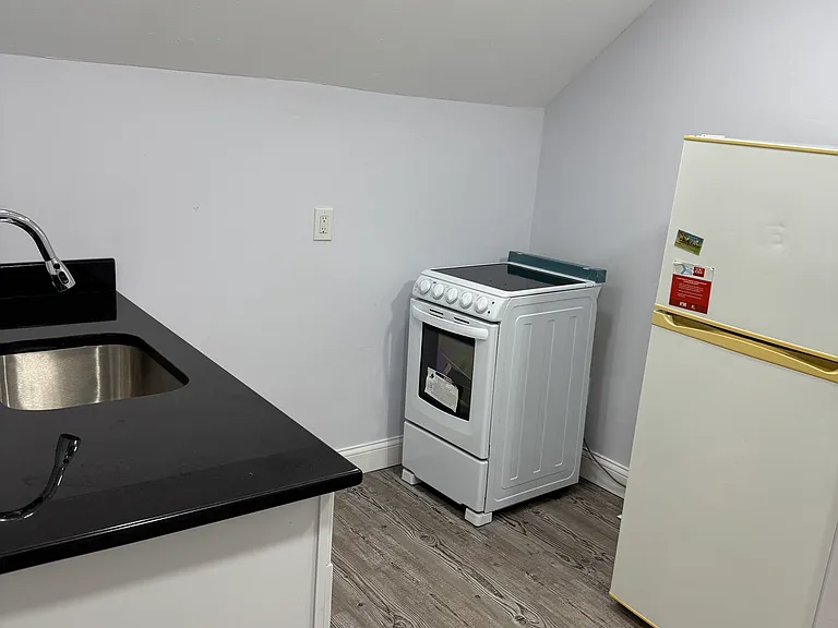 2122 Waterbury Rd #3 — Photo 1