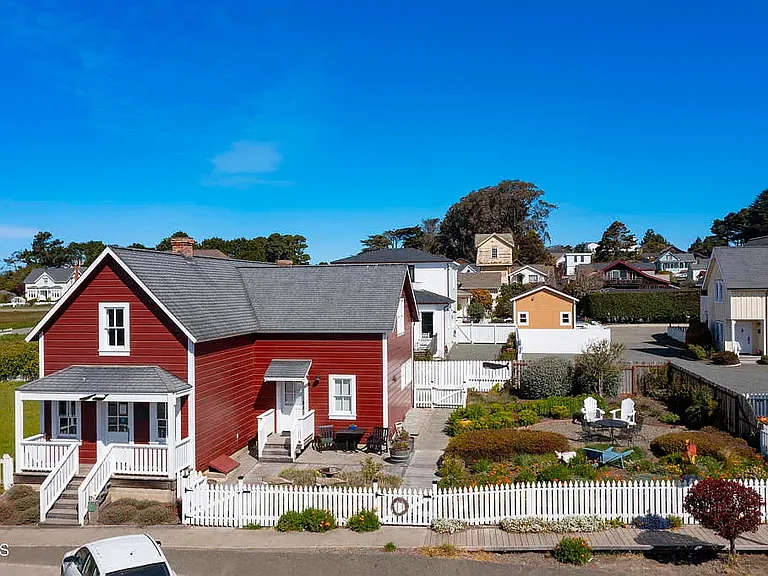 45016 Ukiah St — Photo 1