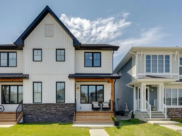 135 E Creekstone Dr SW, Calgary, AB T2X 4Y3