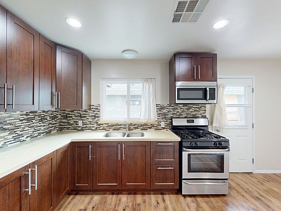 5th image of 1515 N Altadena Dr #1517