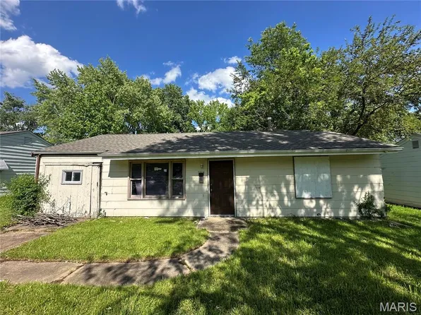 9814 Dennis Dr, Saint Louis, MO 63136