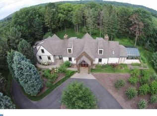 221 Charming Forge Rd, Womelsdorf, PA 19567