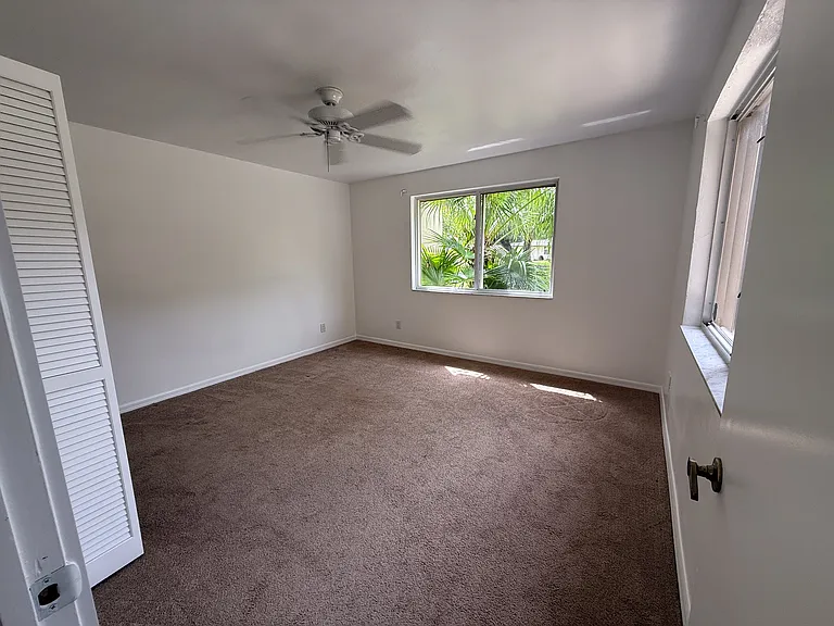 5840 Crabwood Ct — Photo 15