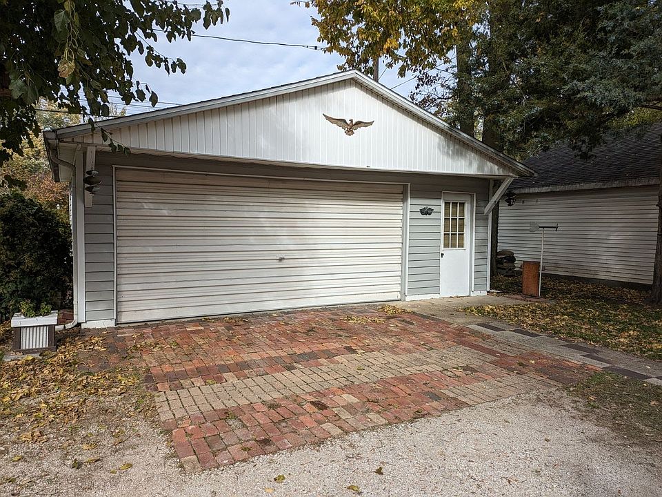 2nd image of 512 E Chestnut St
